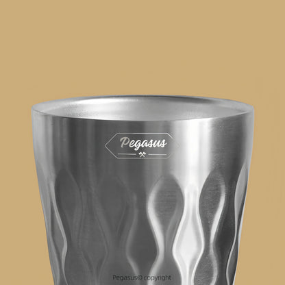 Rim of the cup detail
